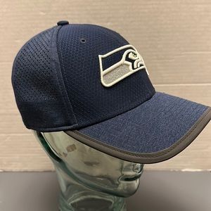 Seattle Seahawks New Era NFL Apparel Cap 39Thirty Flex Fit Size M/L